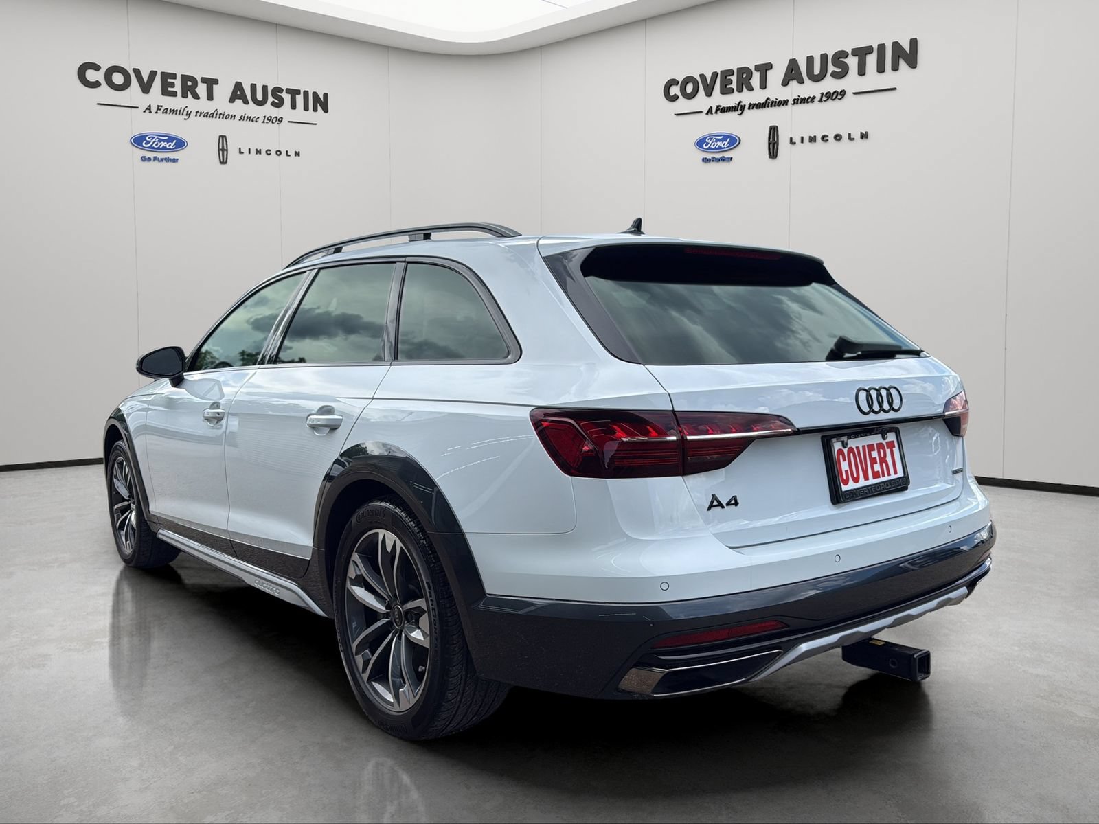 Used 2023 Audi A4 2.0T allroad Premium Plus AWD/4WD image 3