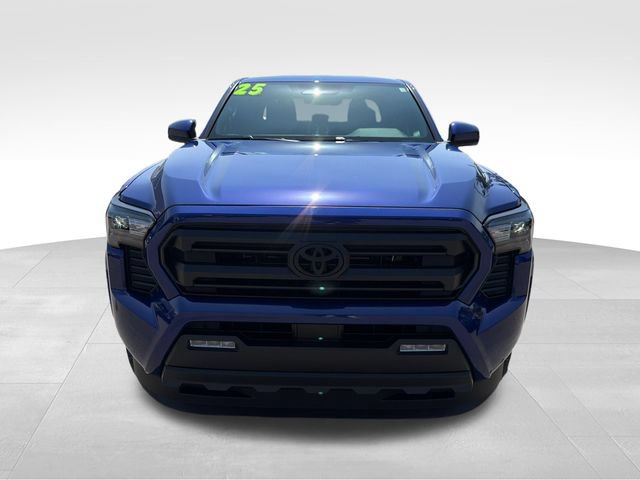 Used 2025 Toyota Tacoma SR5 AWD/4WD image 2