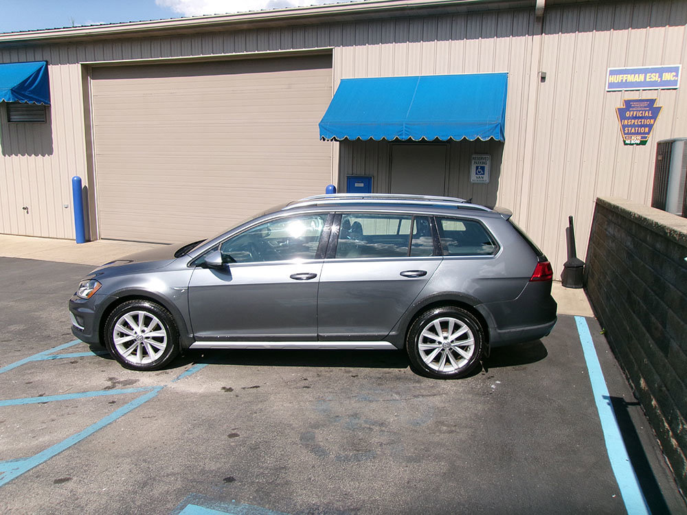 Used 2017 Volkswagen Golf Alltrack SE image 5
