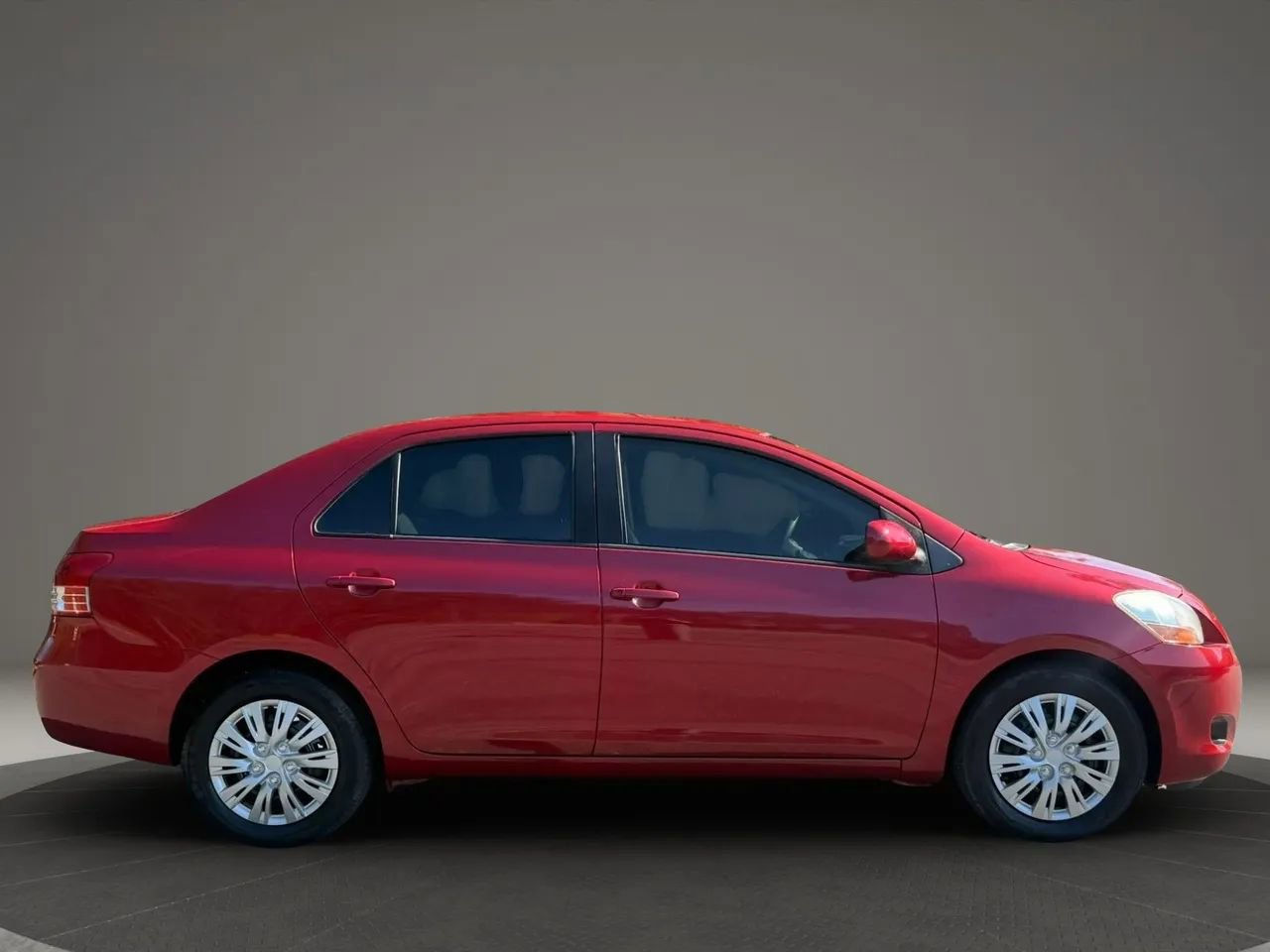 Used 2009 Toyota Yaris S FWD image 9