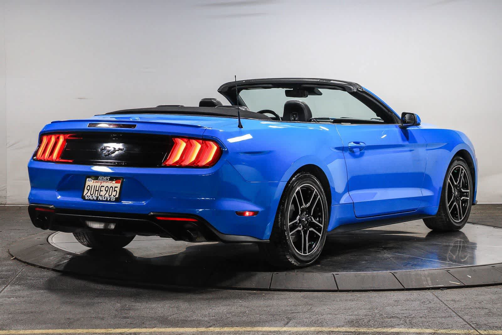 Used 2022 Ford Mustang Premium RWD image 15