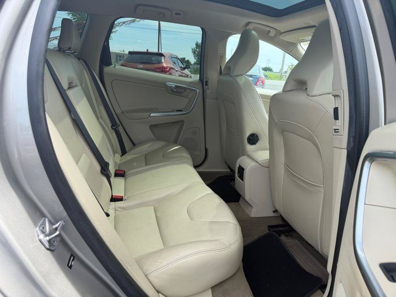 Used 2015 Volvo XC60 T6 Premier Plus AWD/4WD image 5