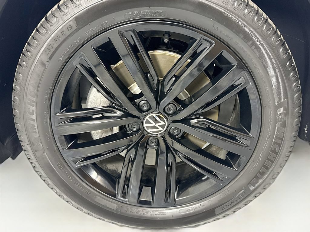 Used 2022 Volkswagen Tiguan SE R-Line FWD image 31