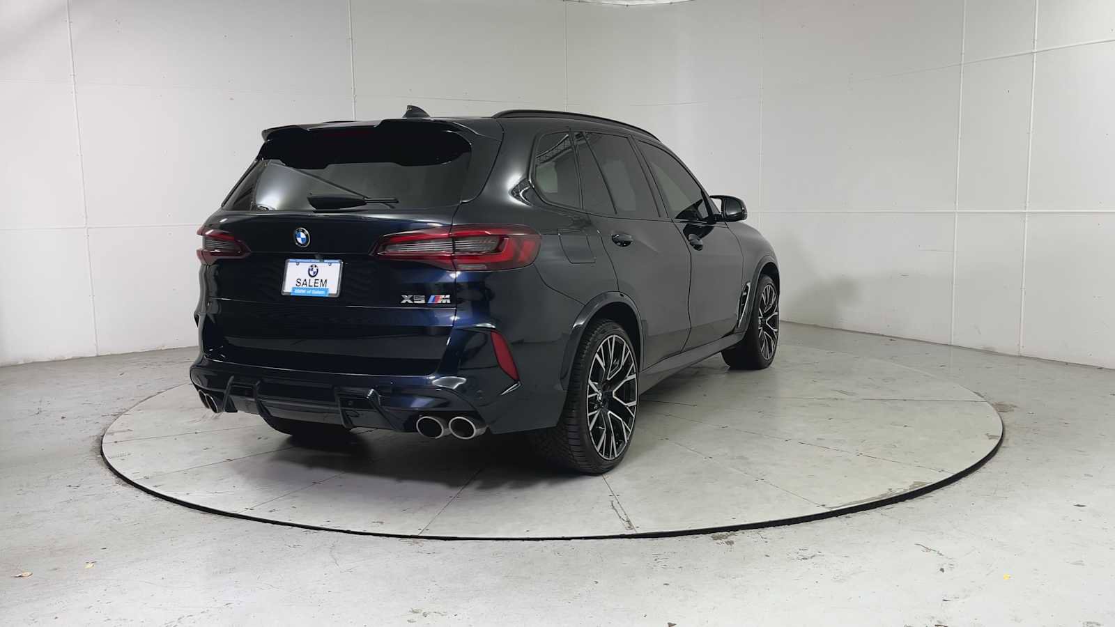 Used 2022 BMW X5 M w/ Executive Package image 2