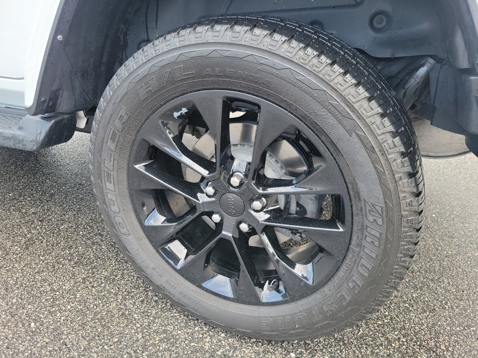 Used 2021 Jeep Wrangler Unlimited Sahara AWD/4WD image 31