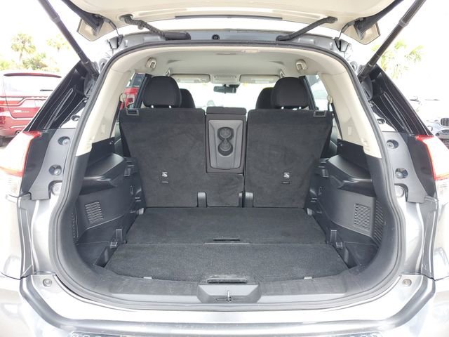 Used 2019 Nissan Rogue SV image 8