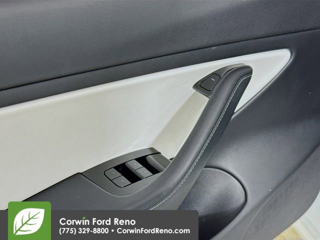 Used 2020 Tesla Model 3 Standard Range Plus image 17