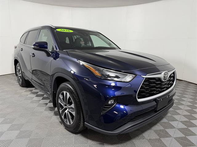 Certified 2026 Toyota Highlander XLE AWD/4WD image 3