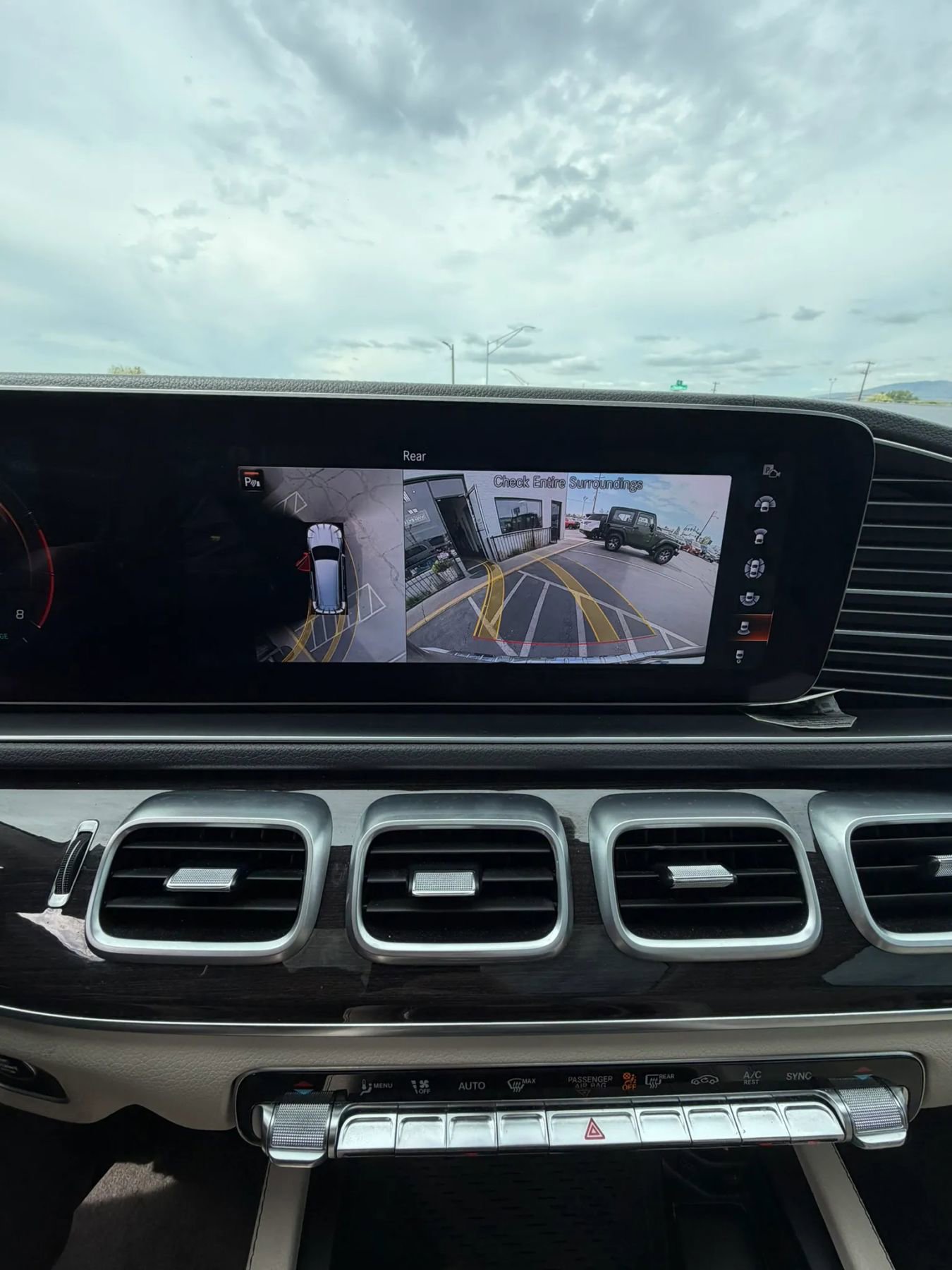Used 2020 Mercedes-Benz GLS 450 4MATIC image 27