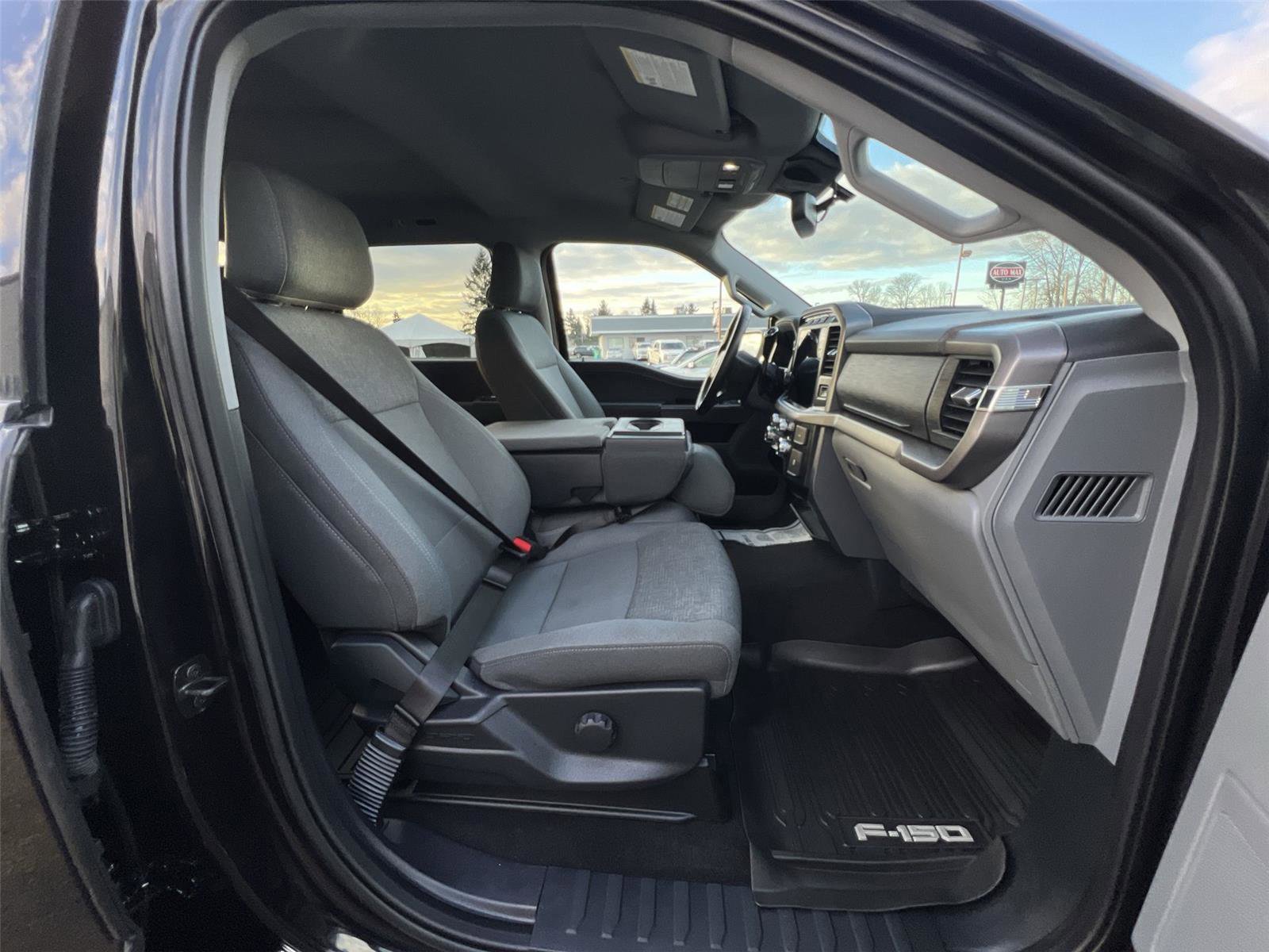 Used 2024 Ford F150 XLT image 28