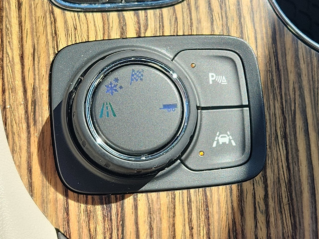 Used 2019 GMC Acadia Denali w/ Technology Package FWD image 24