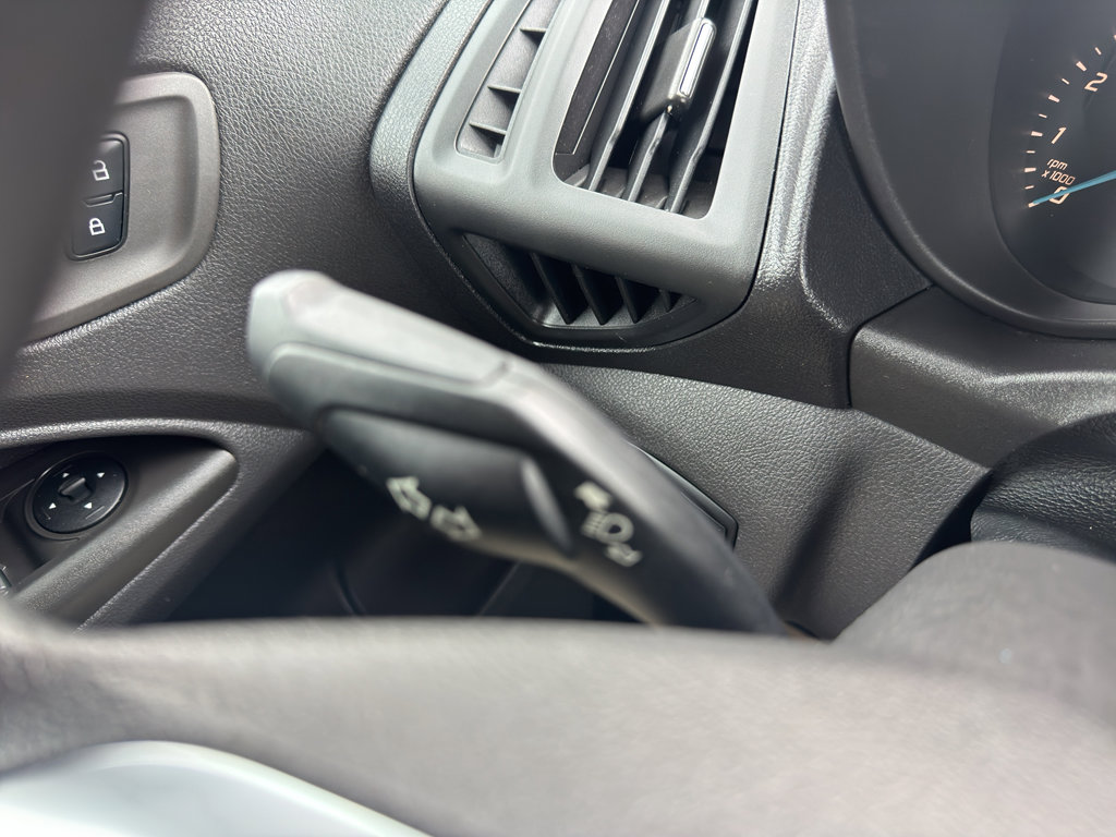 Used 2015 Ford Transit Connect XLT image 17