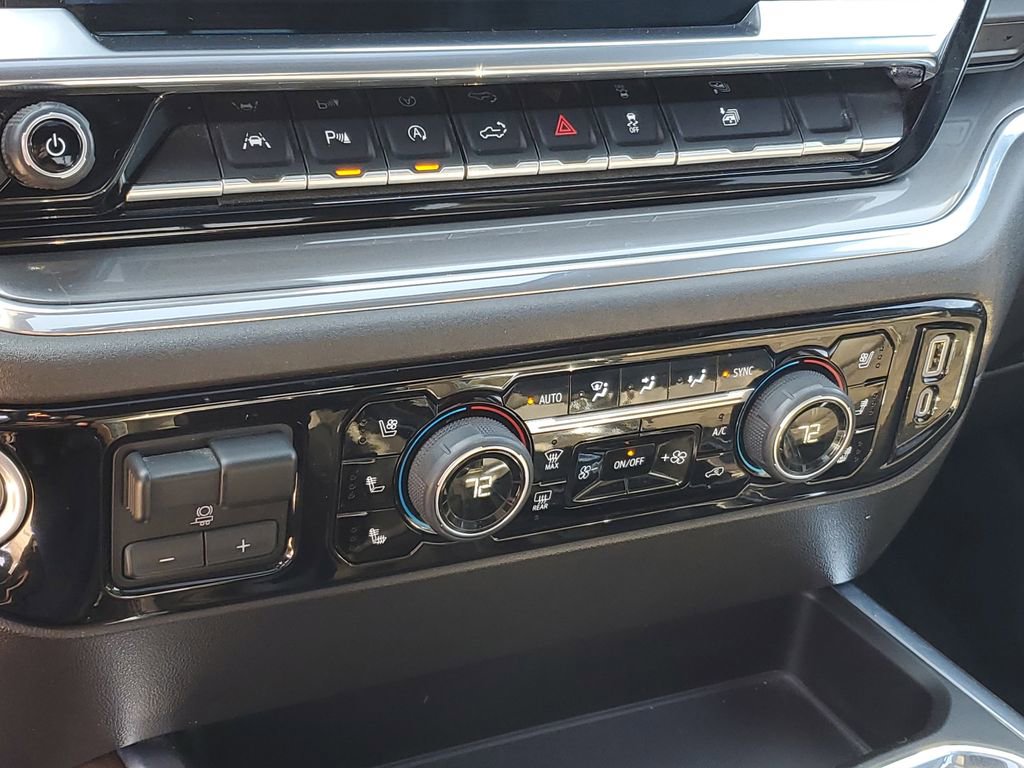 Used 2023 Chevrolet Silverado 1500 High Country w/ Technology Package image 19