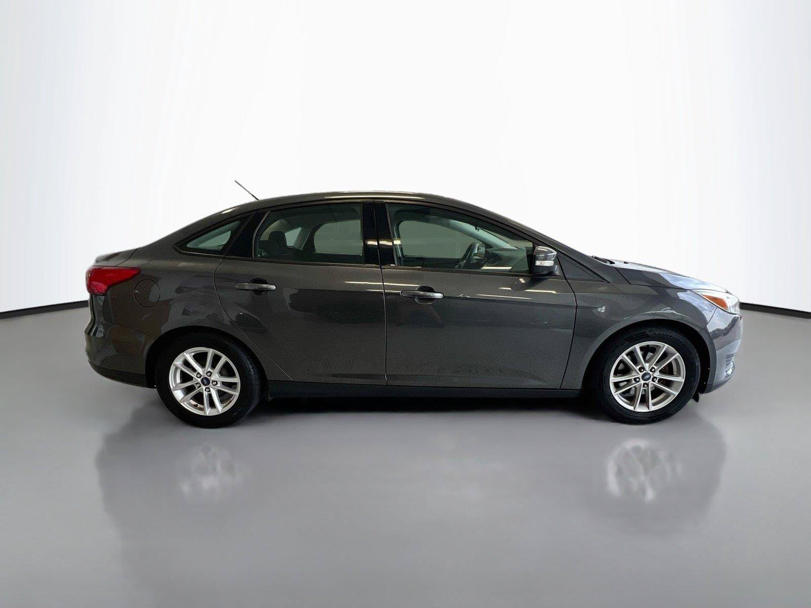 Used 2016 Ford Focus SE FWD image 16