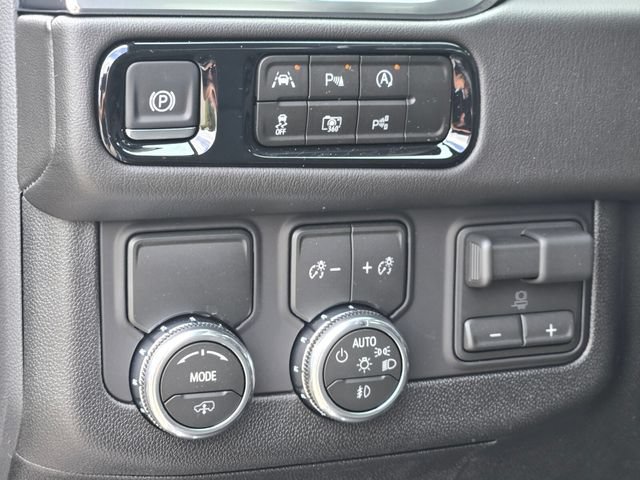 New 2026 GMC Yukon XL Denali w/ Denali Reserve Package RWD image 13