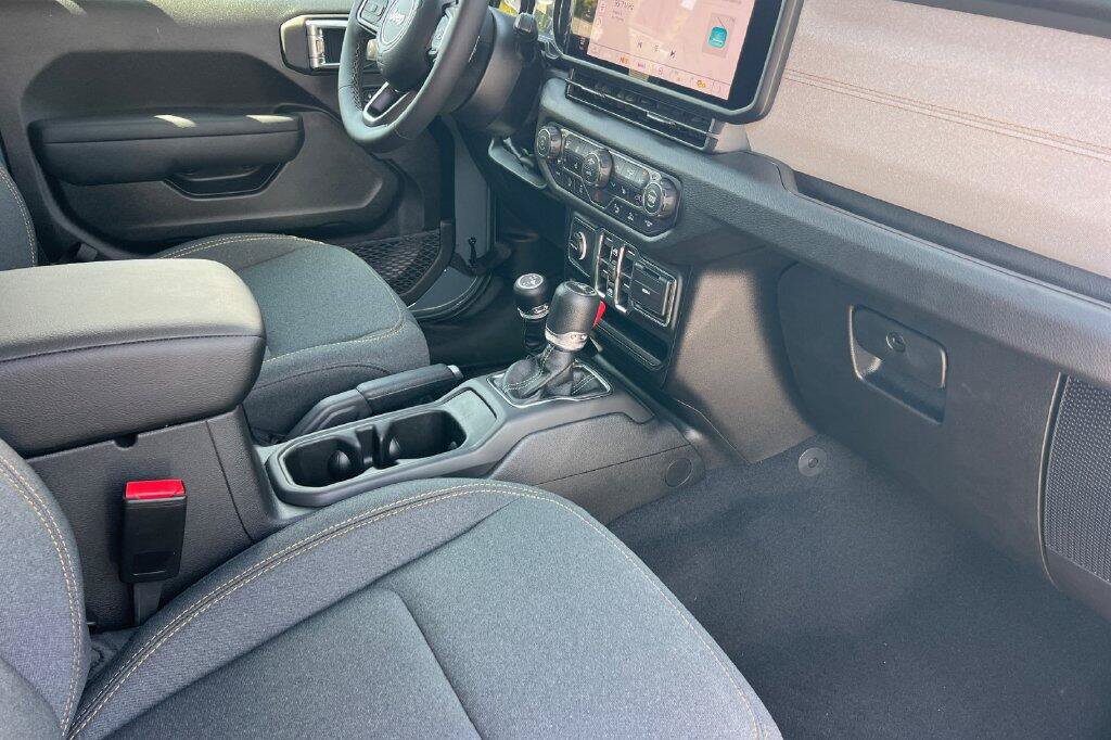 New 2026 Jeep Gladiator Sport AWD/4WD image 15