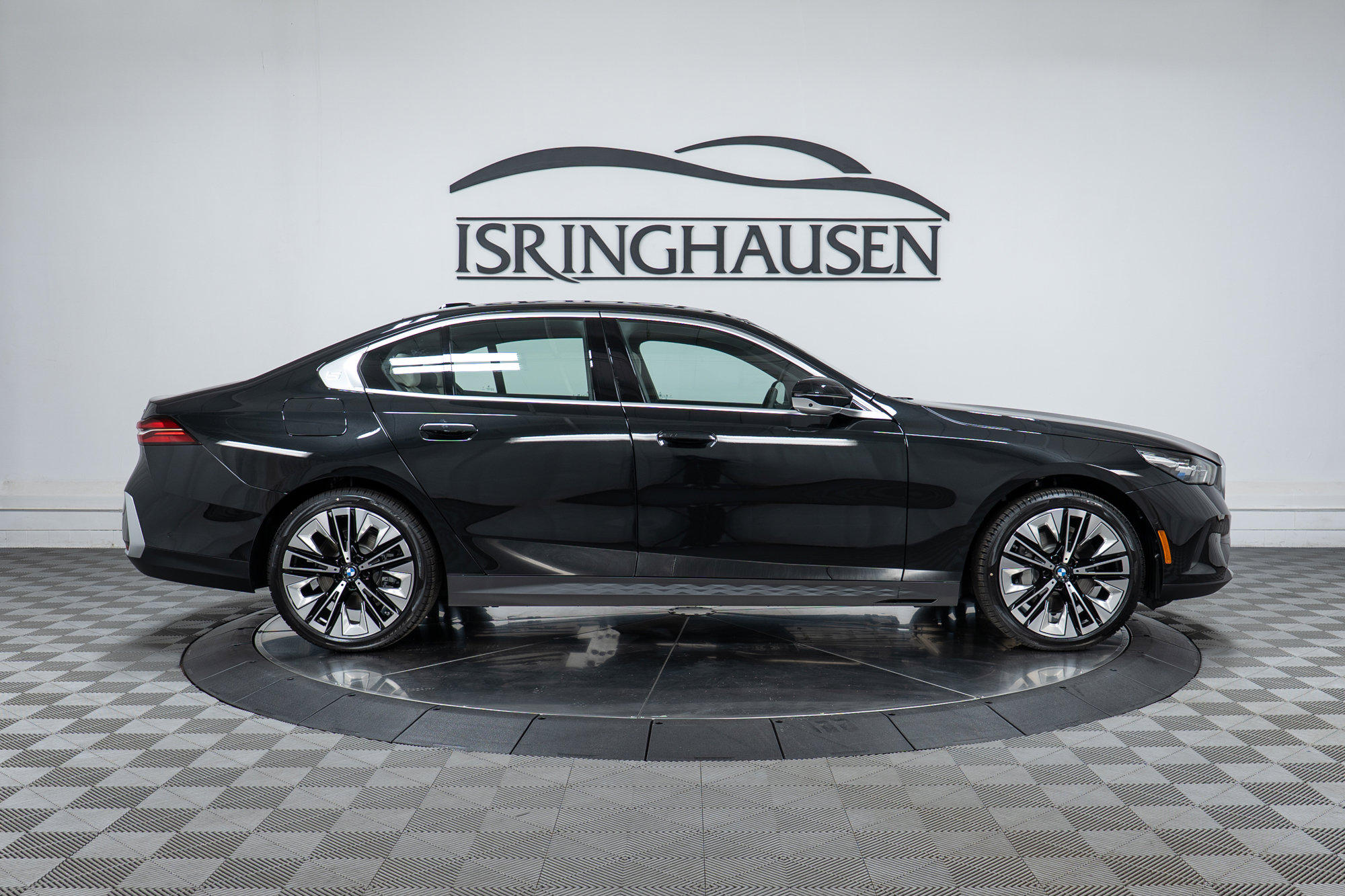 New 2026 BMW 530i xDrive w/ Premium Package image 4