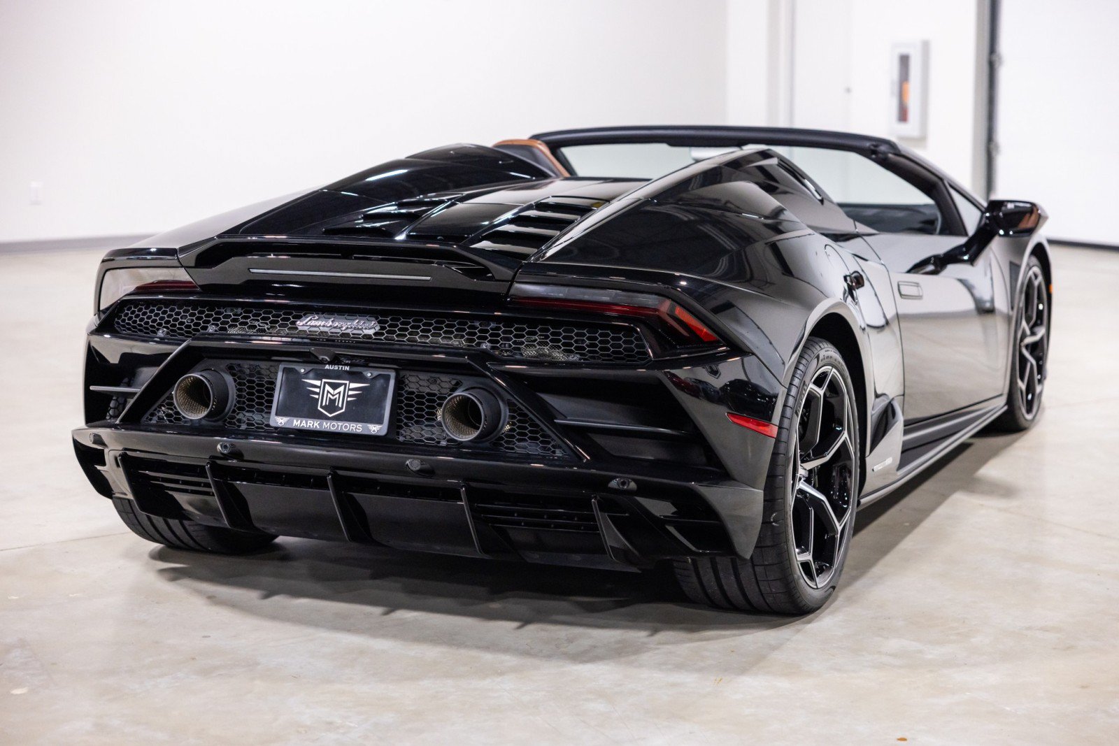 Used 2023 Lamborghini Huracan EVO AWD/4WD image 9