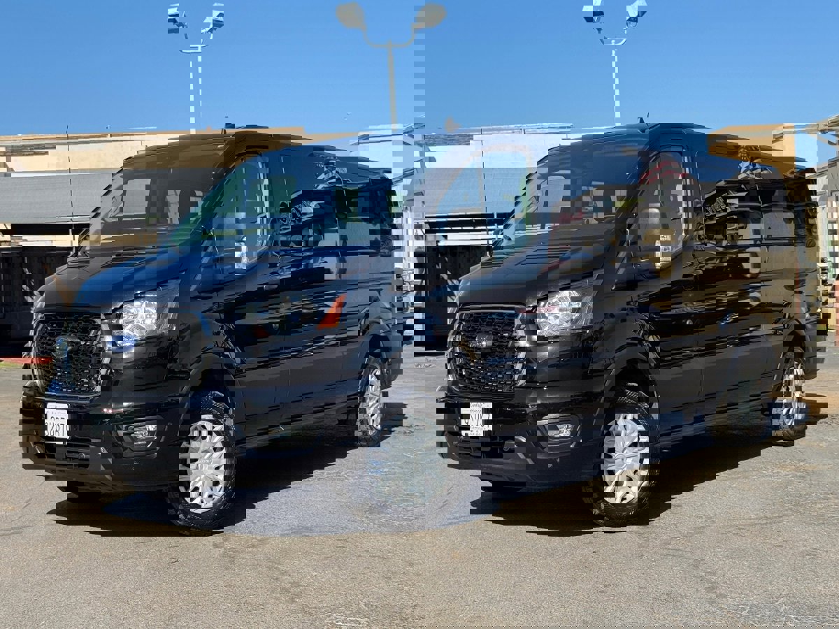 Used 2025 Ford Transit 350 XLT image 2
