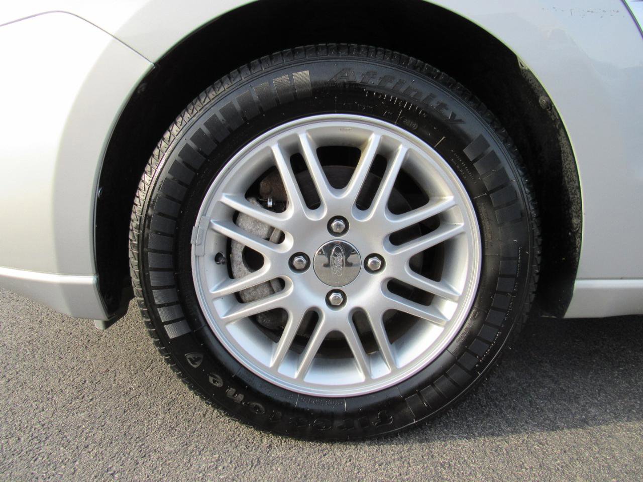 Used 2008 Ford Focus SE image 10