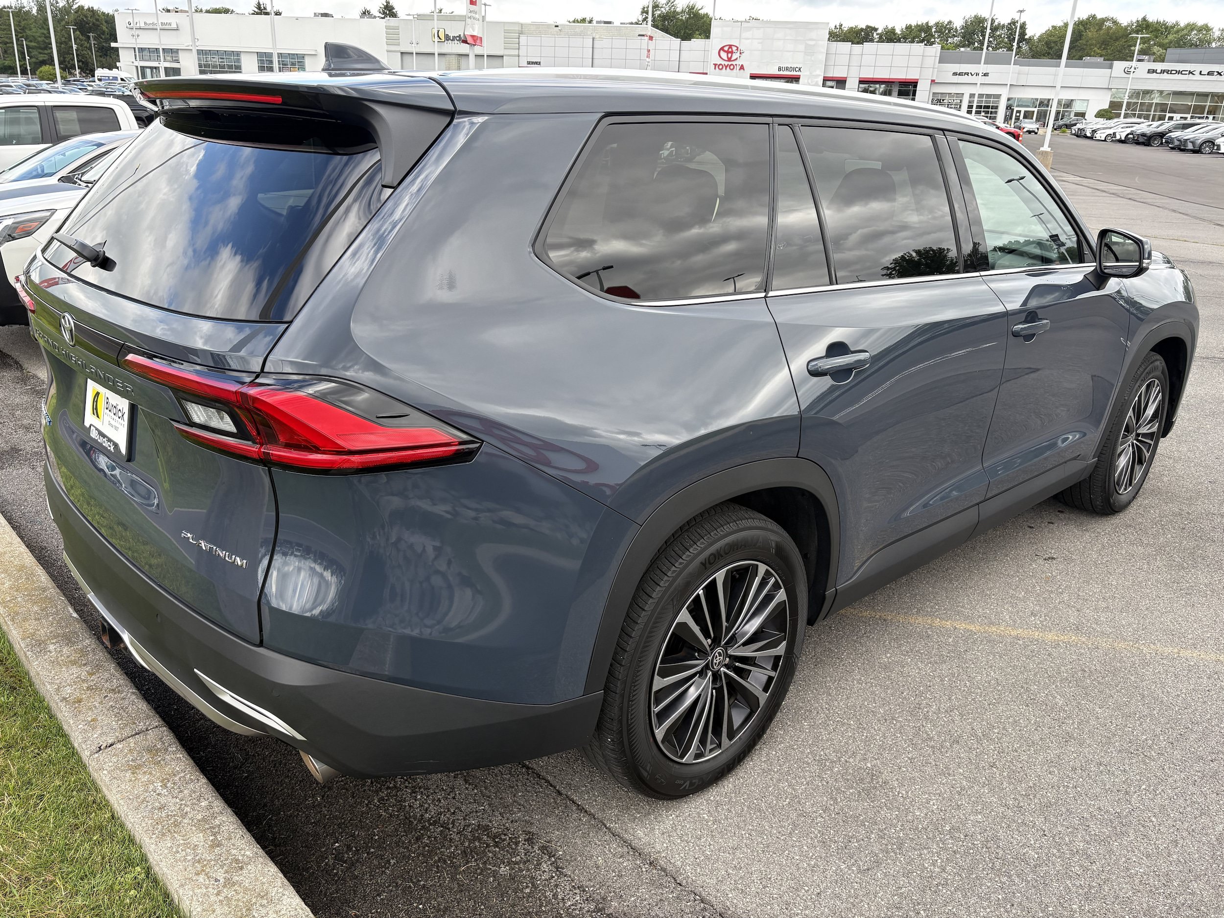 Used 2024 Toyota Grand Highlander AWD Hybrid image 6