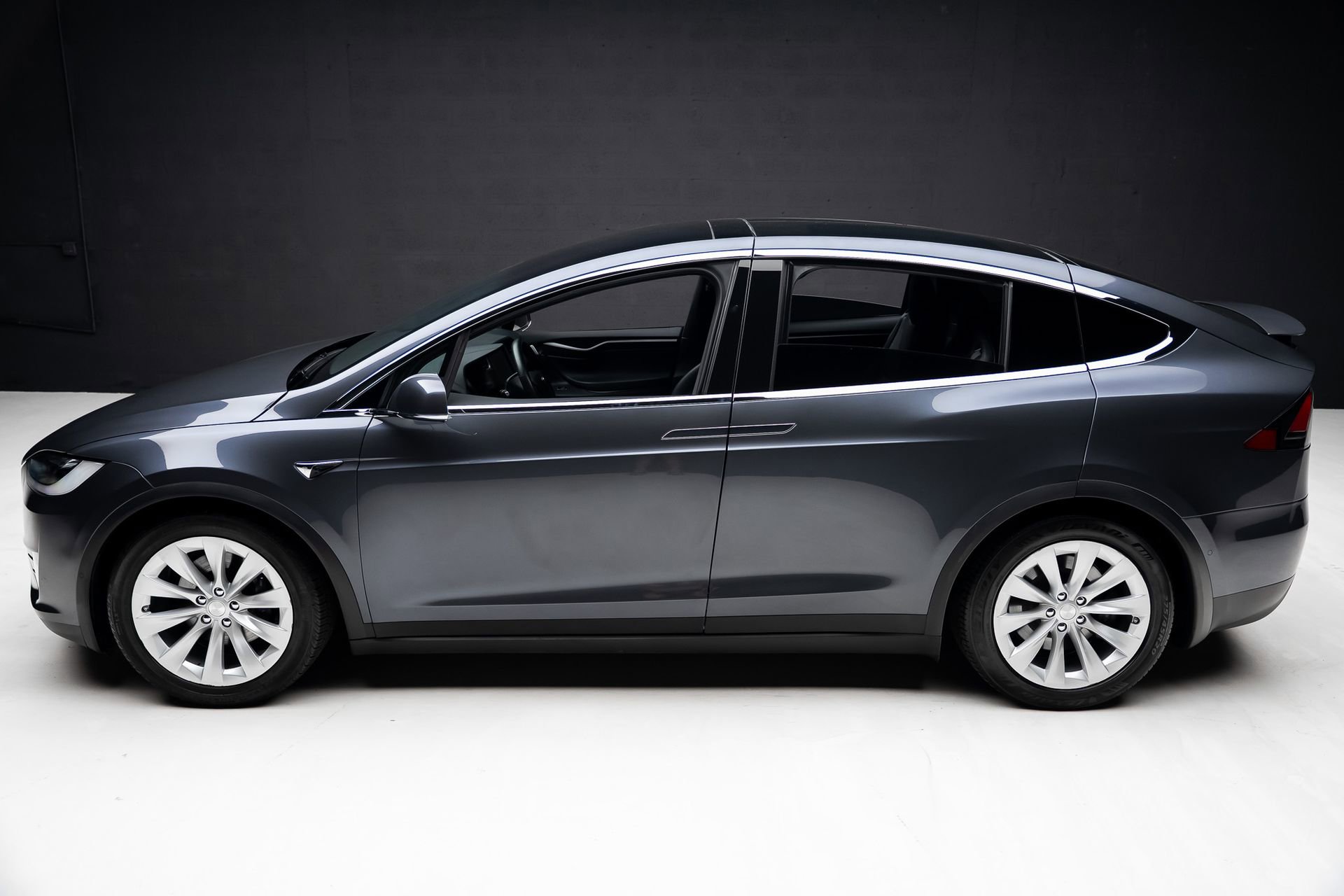 Used 2018 Tesla Model X 75D AWD/4WD image 16
