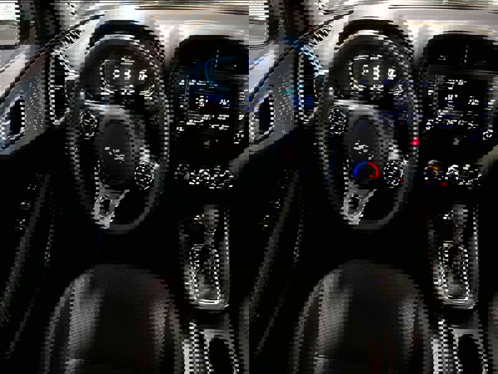 Used 2024 Kia Soul LX w/ Option Group 015 image 17