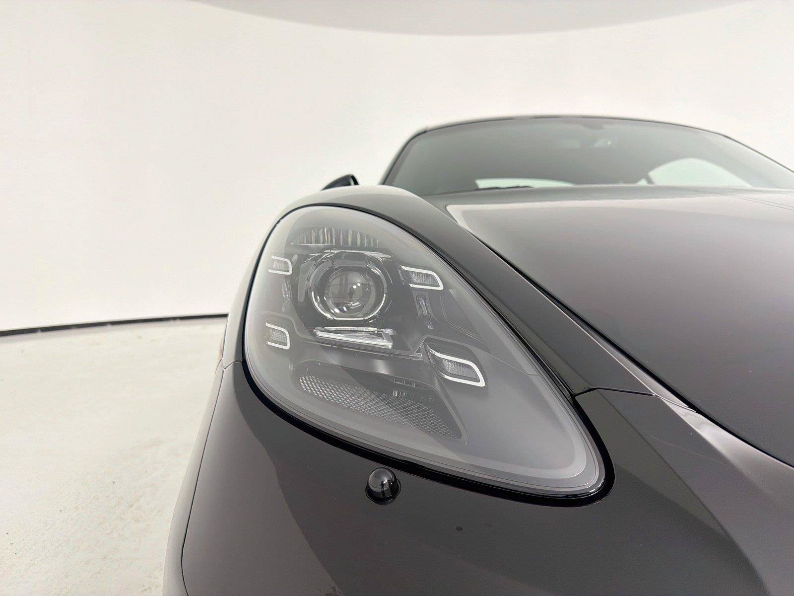 Used 2024 Porsche 718 Cayman RWD image 29