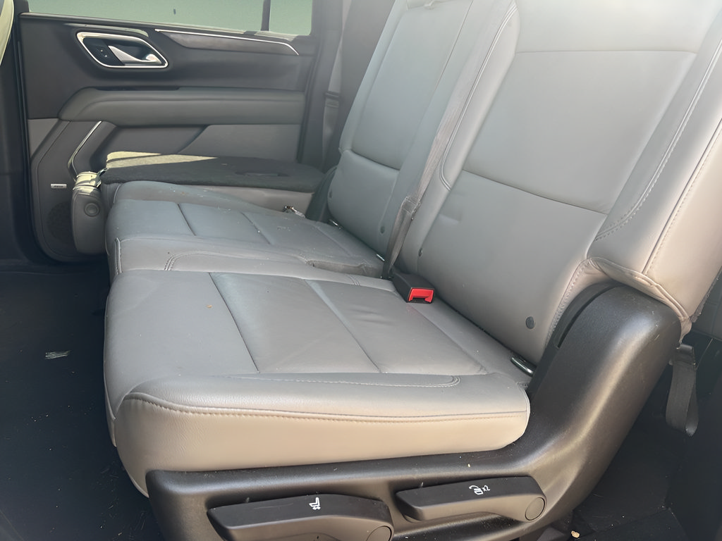 Used 2021 Chevrolet Suburban LT RWD image 15