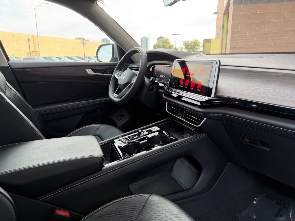 Used 2024 Volkswagen Atlas SEL AWD/4WD image 46