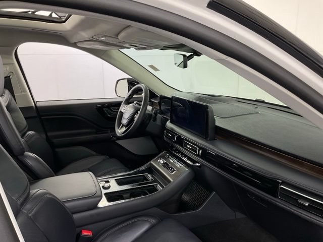 Used 2026 Lincoln Aviator Reserve AWD/4WD image 28