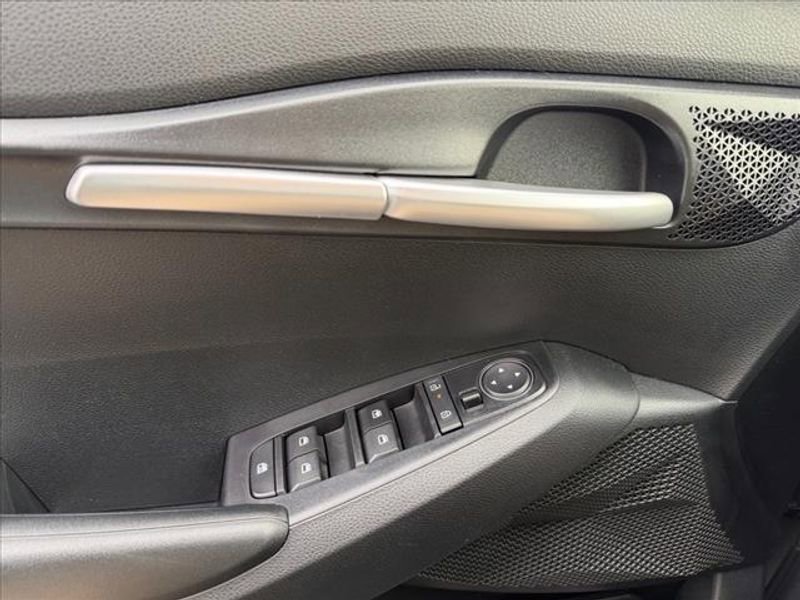 New 2026 Kia Seltos LX image 17