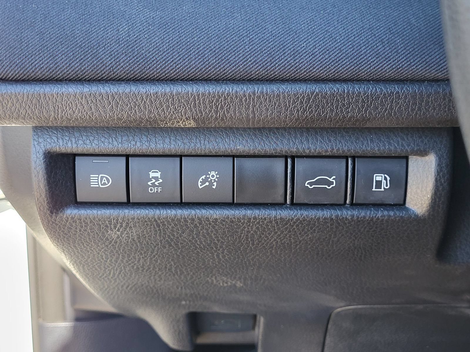 Used 2025 Toyota Camry LE FWD image 16