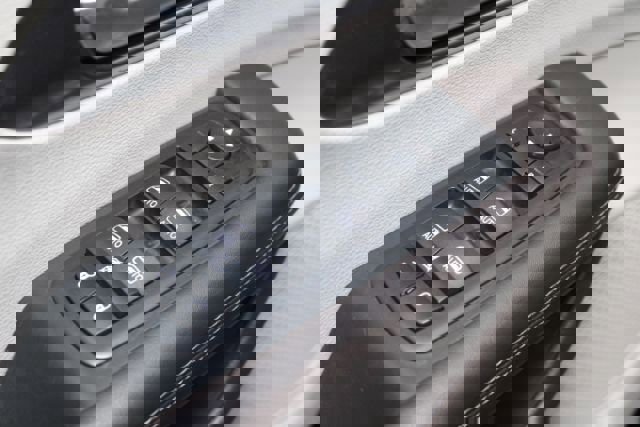 Used 2017 Chrysler Pacifica Touring-L Plus image 10