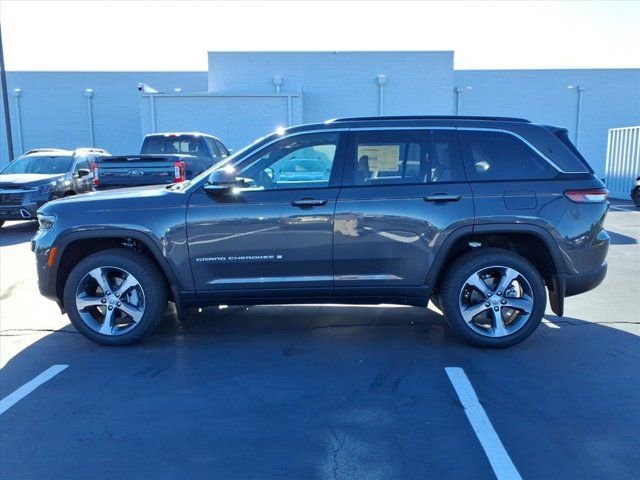 New 2025 Jeep Grand Cherokee Limited w/ MOPAR Finishing Package image 3