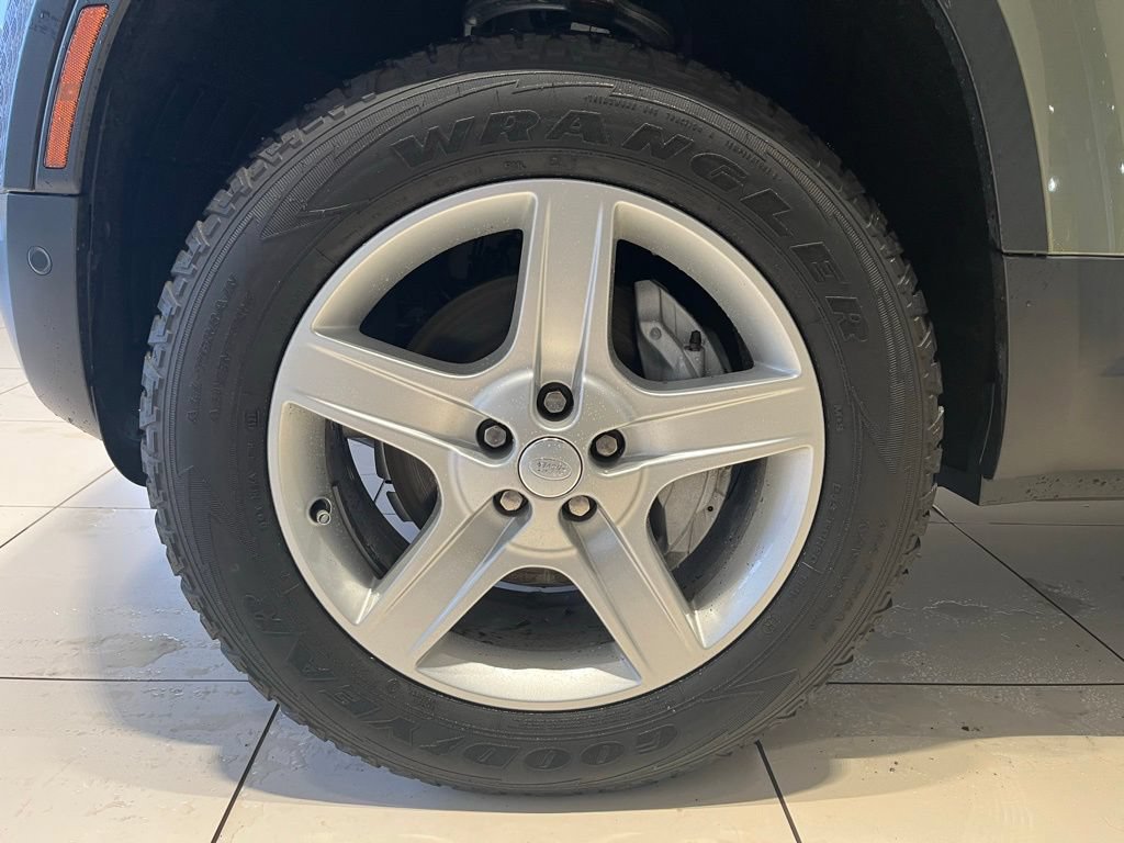 Certified 2022 Land Rover Defender 110 SE AWD/4WD image 16