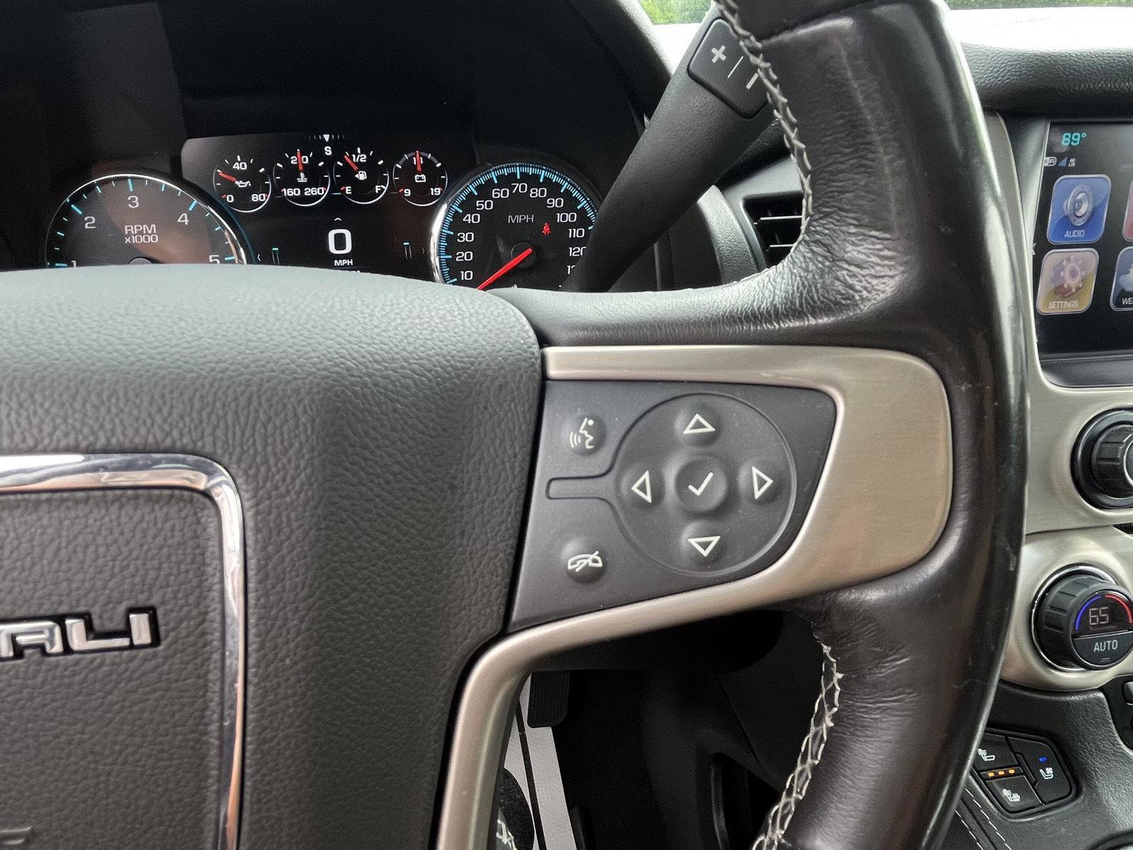Used 2018 GMC Yukon Denali AWD/4WD image 11