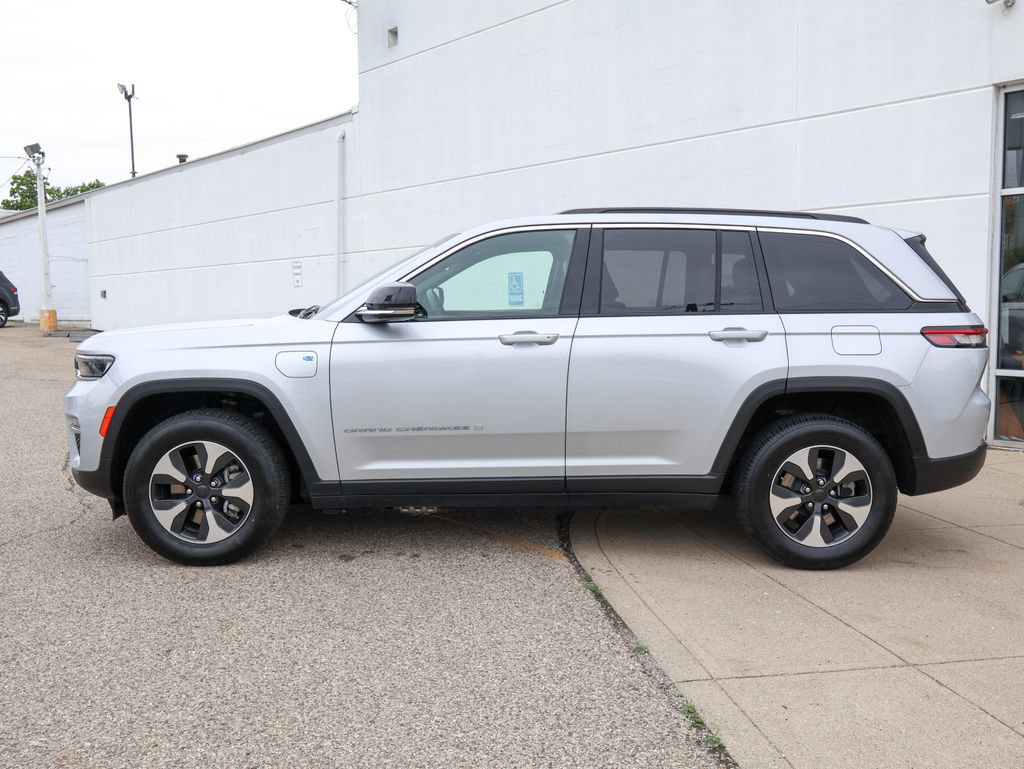 Used 2024 Jeep Grand Cherokee Limited 4xe AWD/4WD image 2