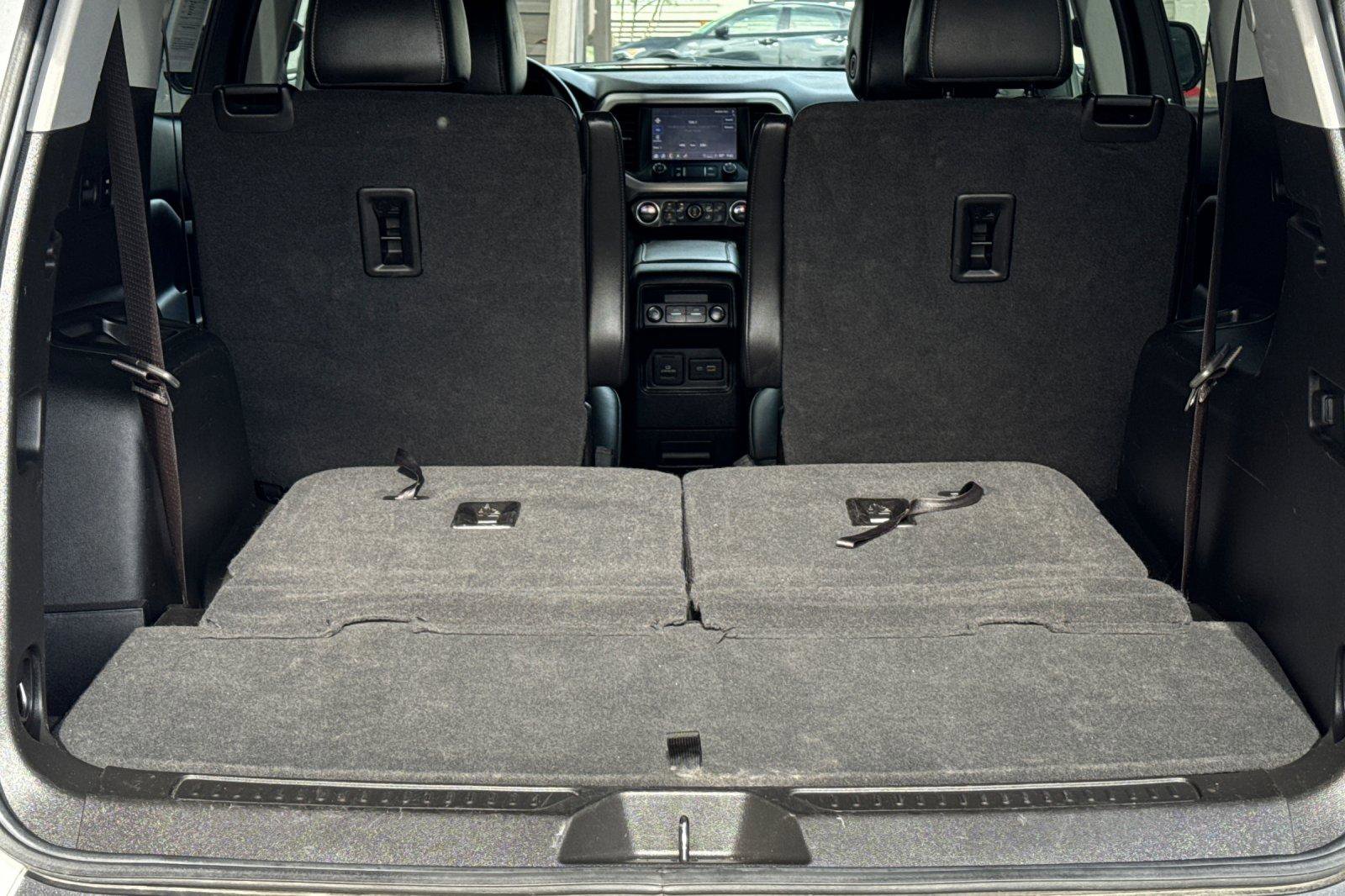 Used 2023 GMC Acadia SLT image 17