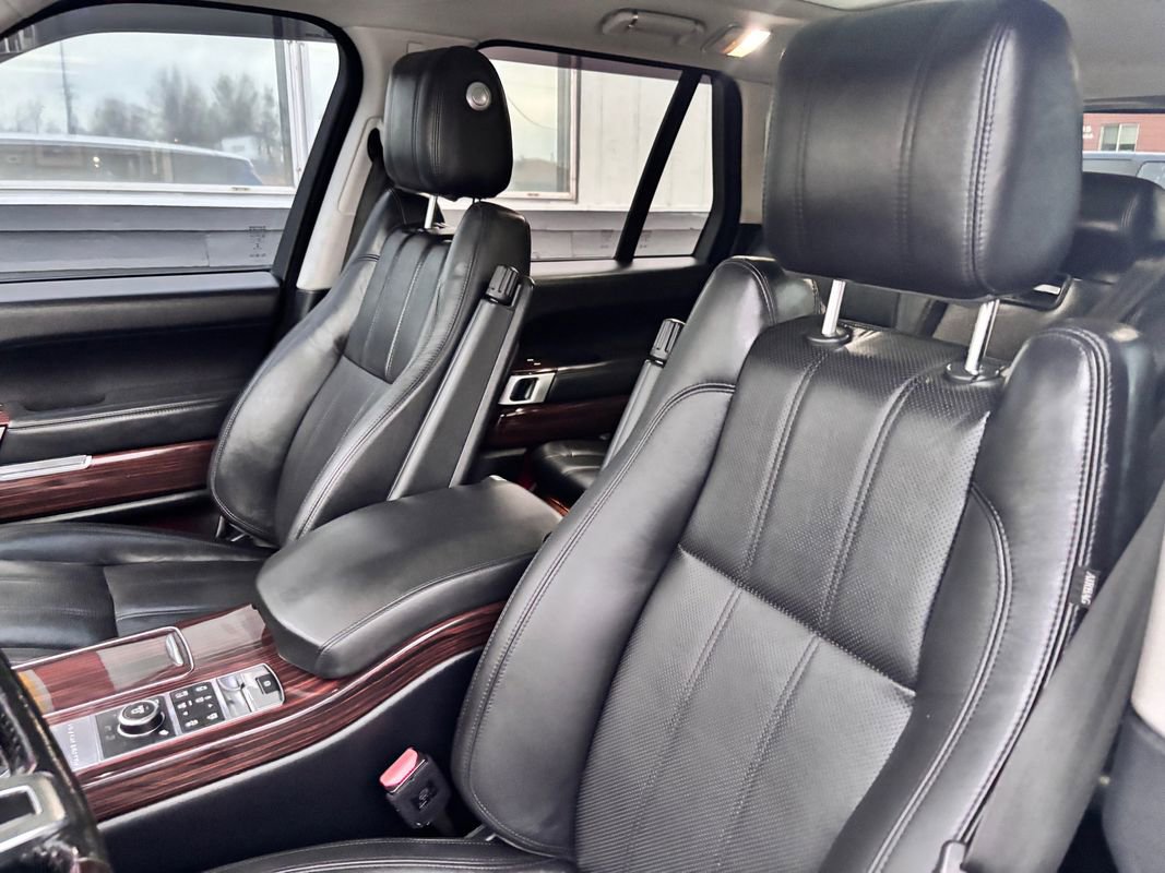 Used 2017 Land Rover Range Rover HSE image 24