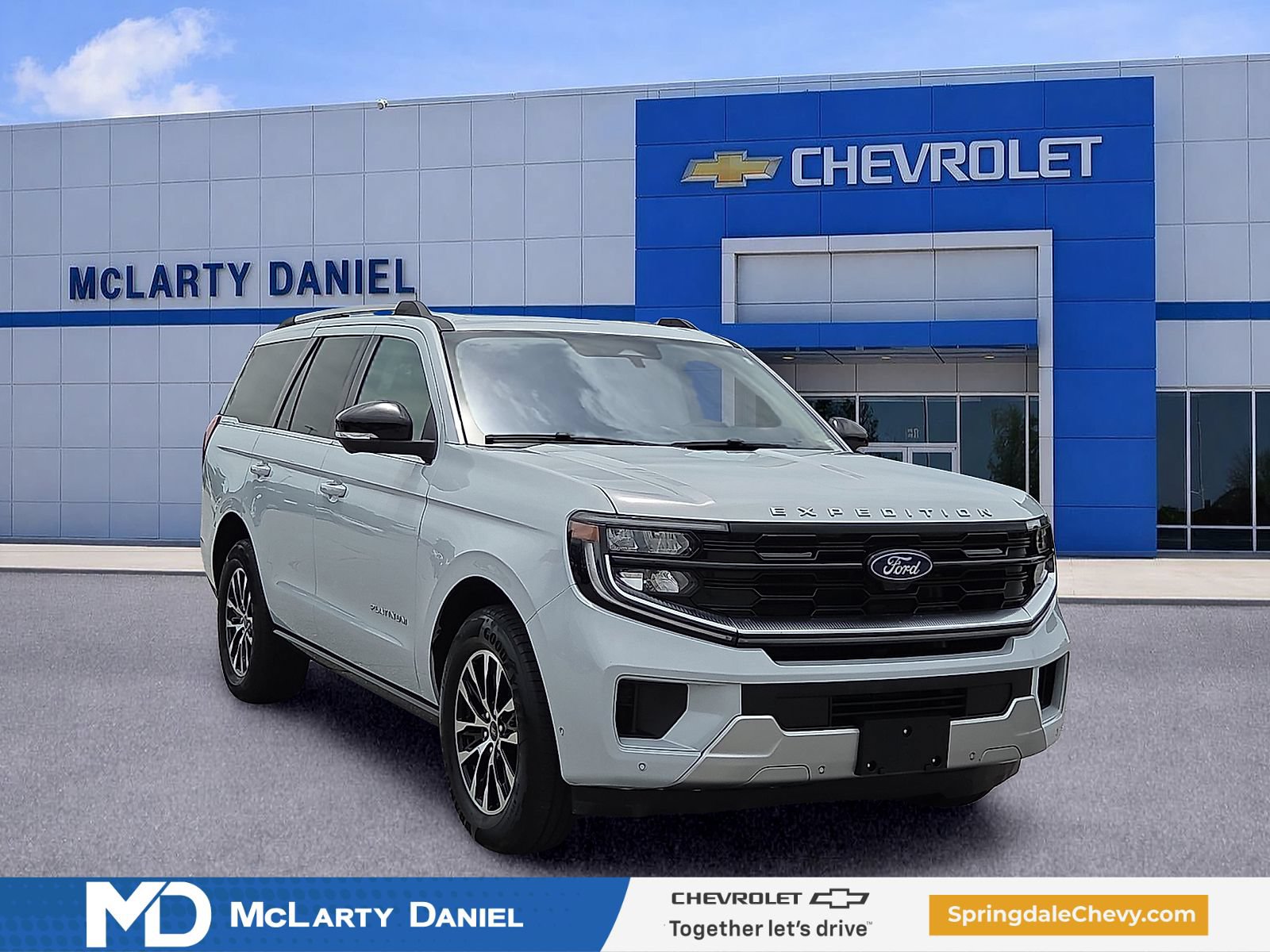 Used 2025 Ford Expedition Platinum AWD/4WD image 1