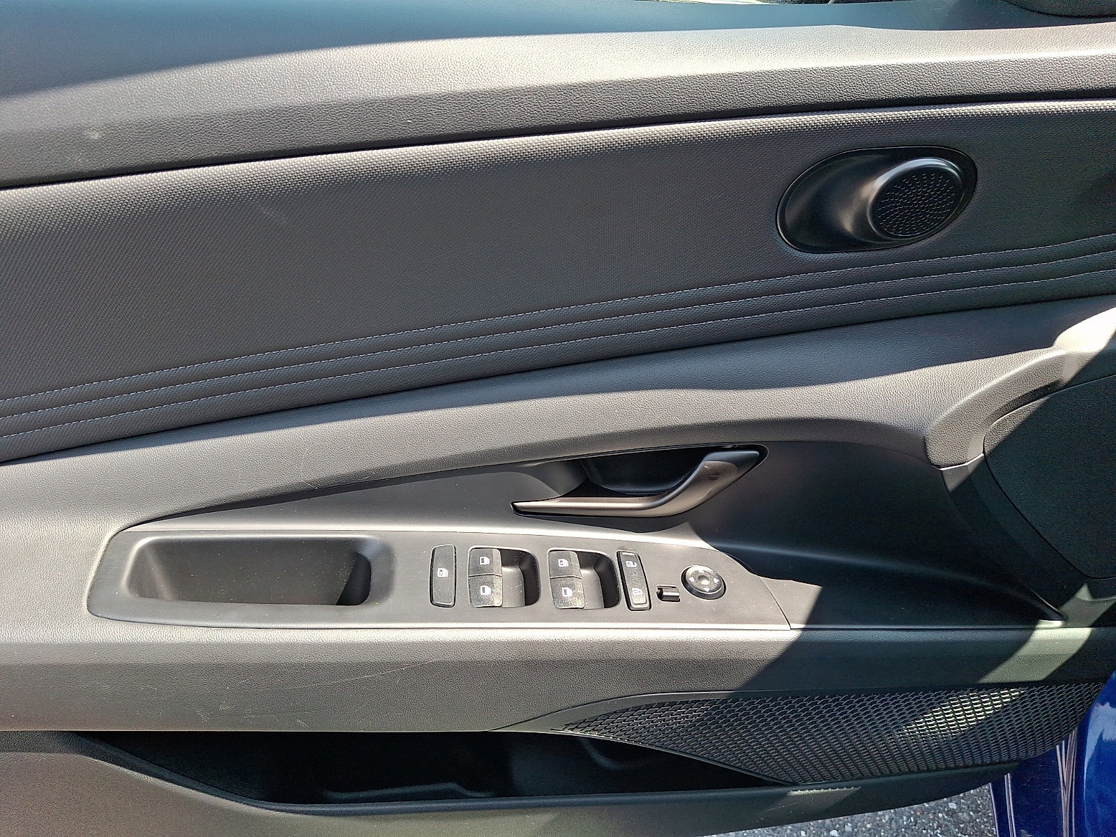 Certified 2025 Hyundai Elantra Sport FWD image 12