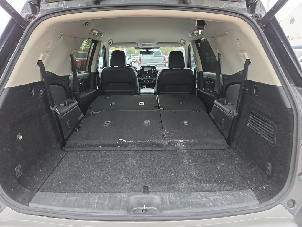Used 2025 Nissan Pathfinder SL AWD/4WD image 18