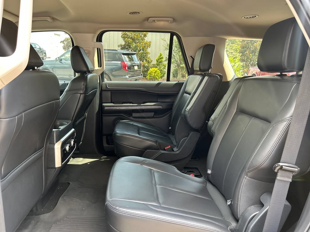 Used 2024 Ford Expedition XLT RWD image 13