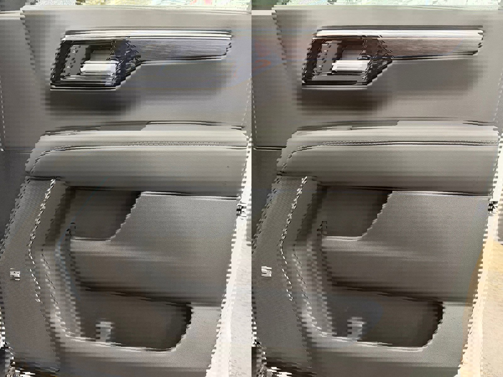 New 2026 Chevrolet Suburban LT w/ Comfort Package image 25