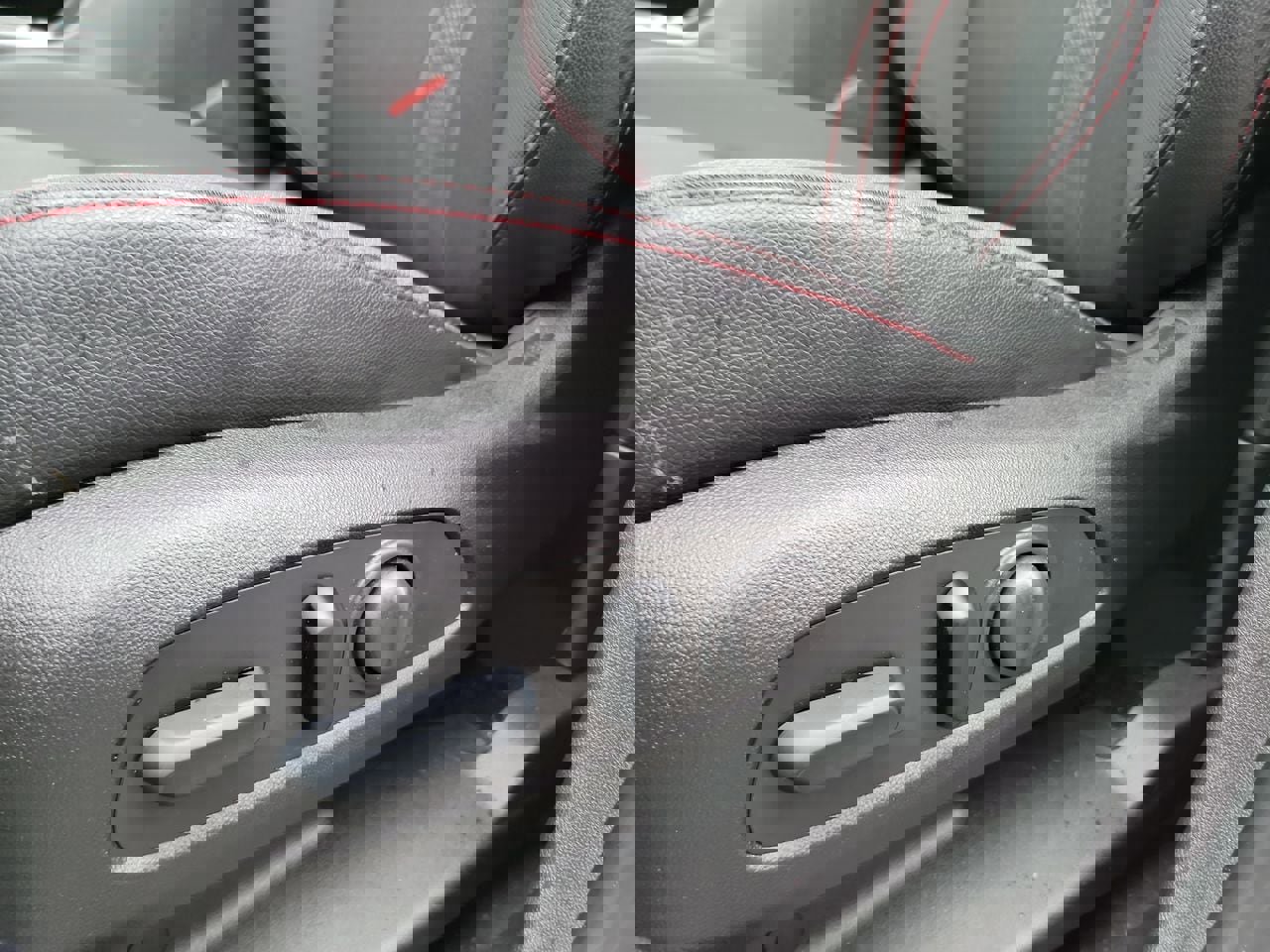 Used 2024 Chevrolet Equinox RS image 12