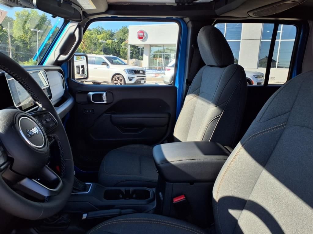New 2025 Jeep Gladiator Sport image 19