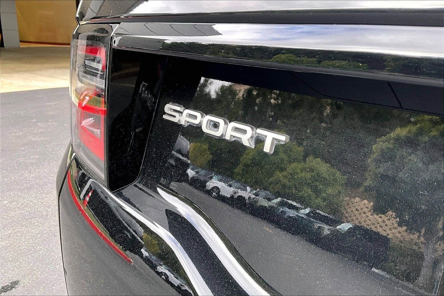 Used 2024 Land Rover Discovery Sport S image 33