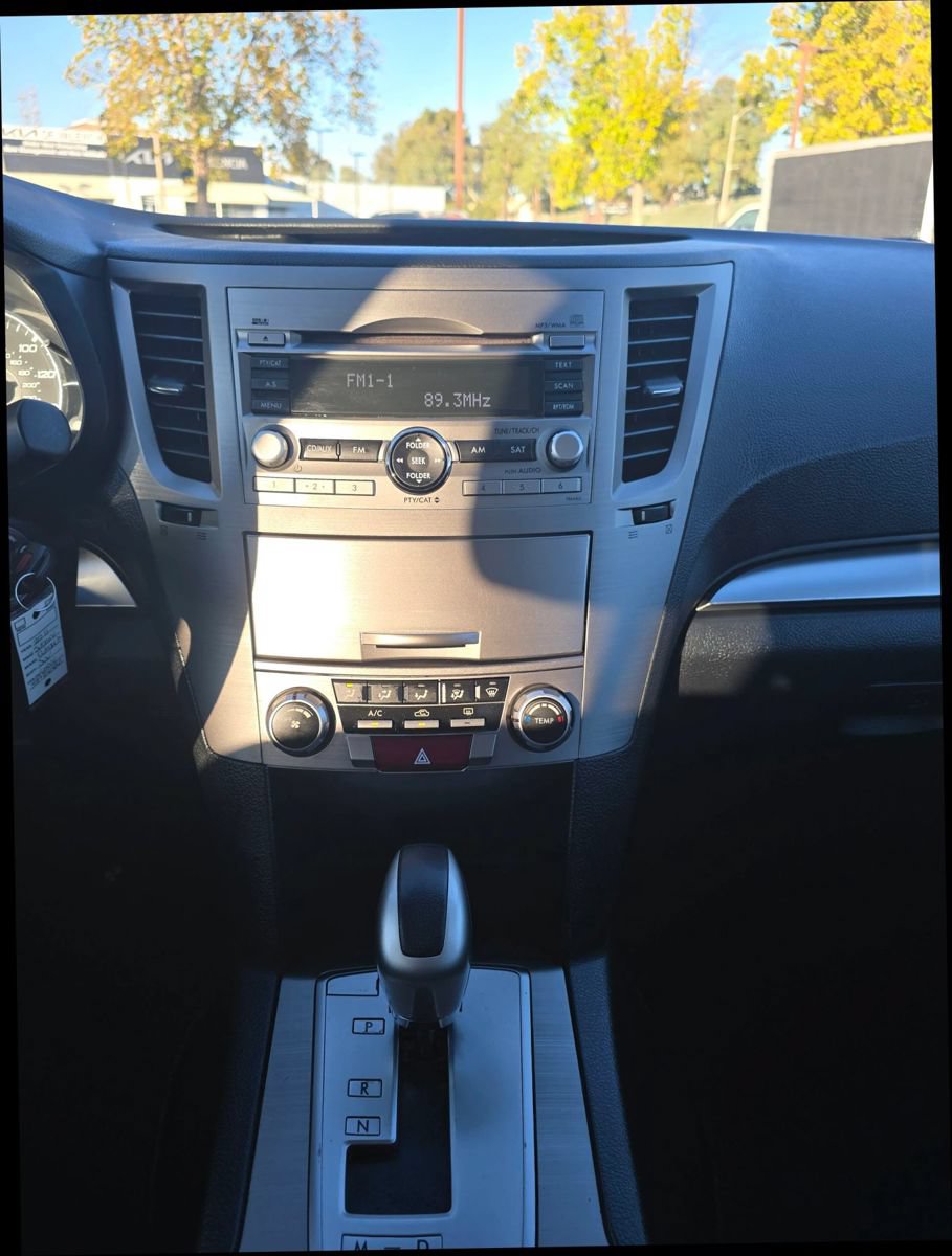 Used 2011 Subaru Outback 2.5i Premium w/ All-Weather Pkg AWD/4WD image 15