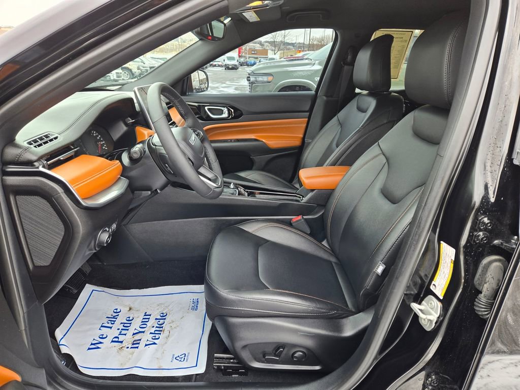 Used 2024 Jeep Compass Limited image 16